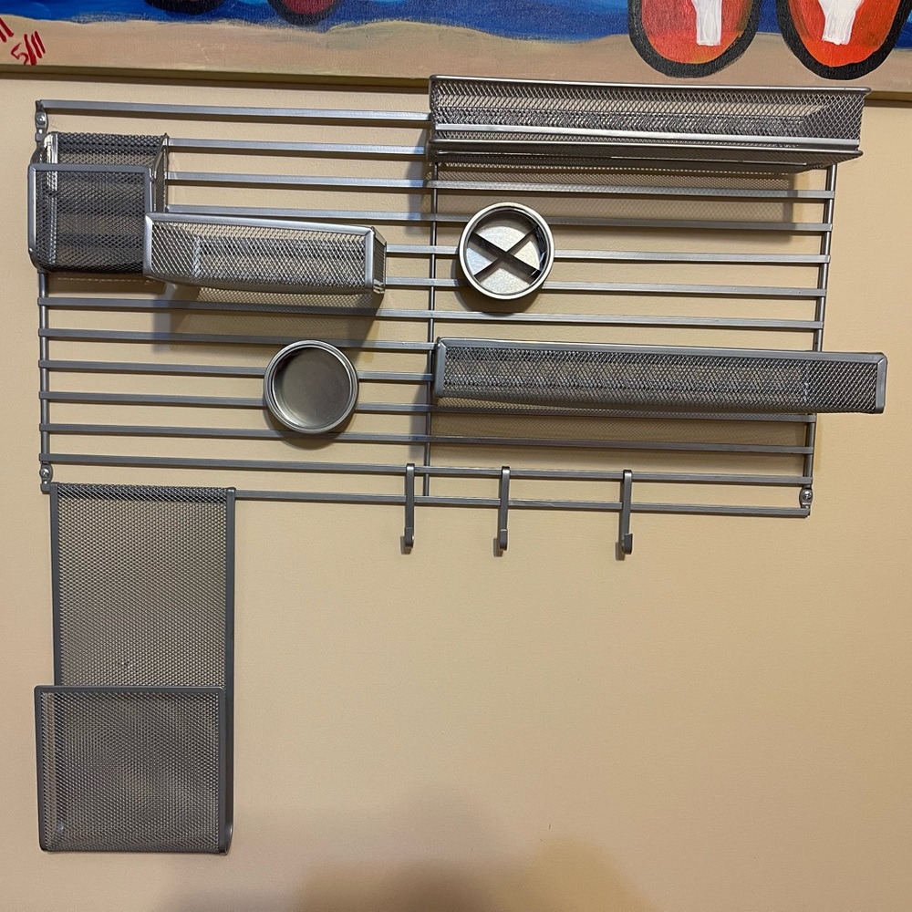 Mesh wall craft desk organizer. In excellent condition.